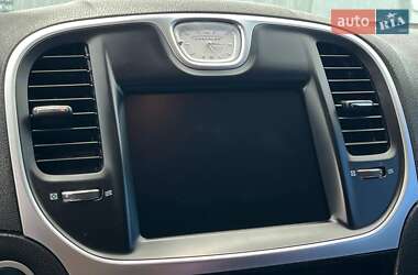 Седан Chrysler 300 2018 в 