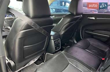 Седан Chrysler 300 2018 в 