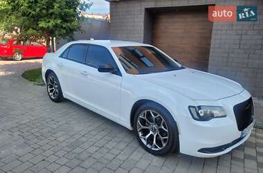Седан Chrysler 300 2018 в 