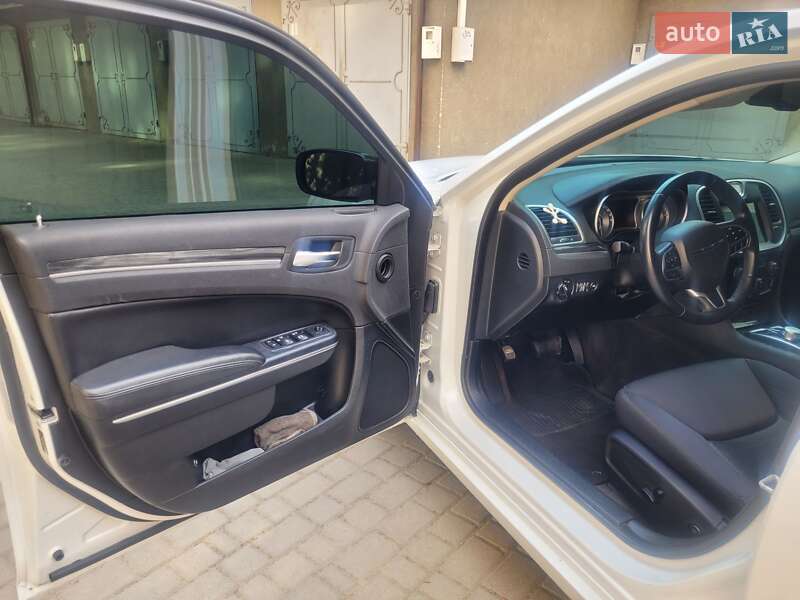 Седан Chrysler 300 2018 в Ивано-Франковске