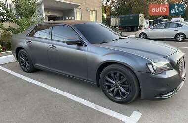 Седан Chrysler 300 2016 в 