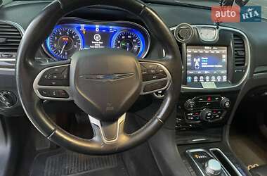 Седан Chrysler 300 2016 в 