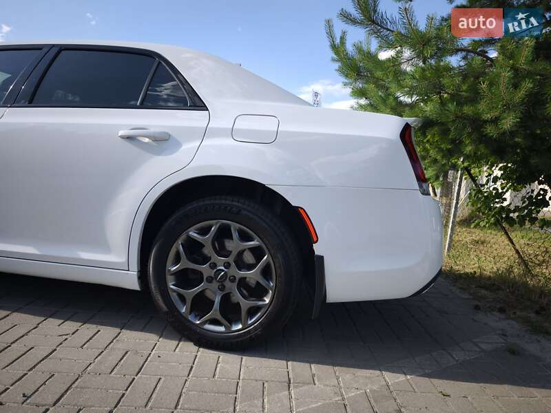 Седан Chrysler 300 2016 в Львове фото 14 Седан Chrysler 300 2016 в Львове