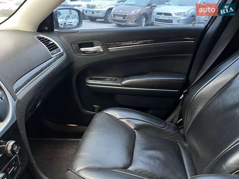 Седан Chrysler 300 2018 в Києві