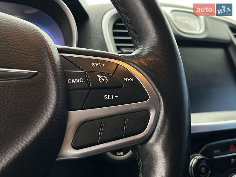 Седан Chrysler 300 2018 в Києві