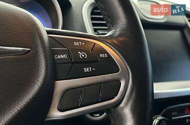 Седан Chrysler 300 2018 в 
