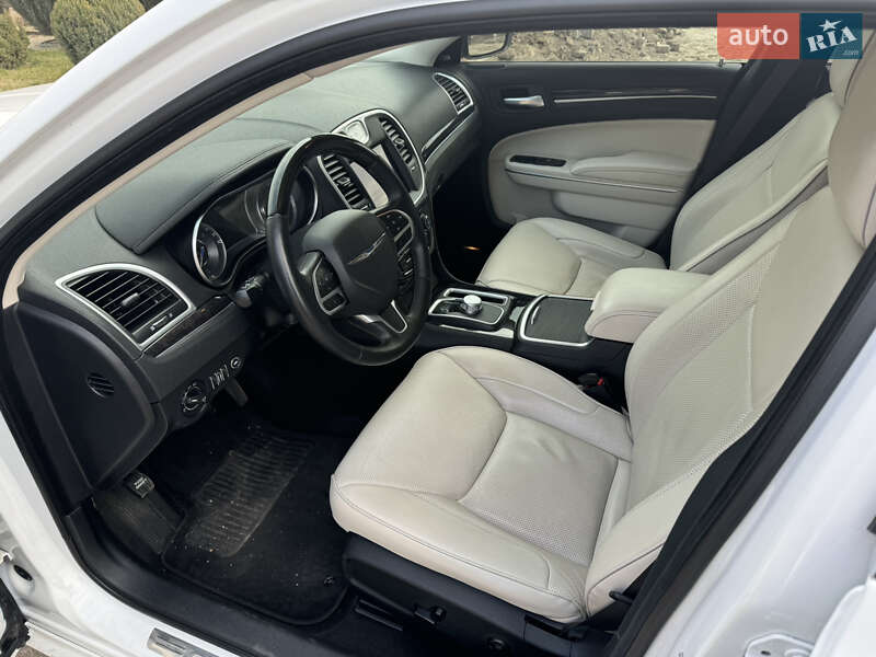 Седан Chrysler 300 2018 в Белгороде-Днестровском