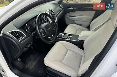 Седан Chrysler 300 2018 в 