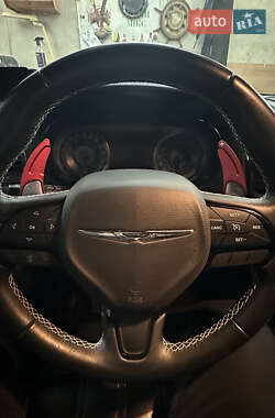 Седан Chrysler 300 2016 в 