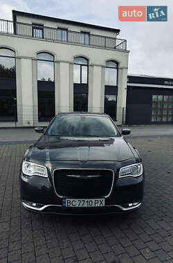 Седан Chrysler 300 2016 в 