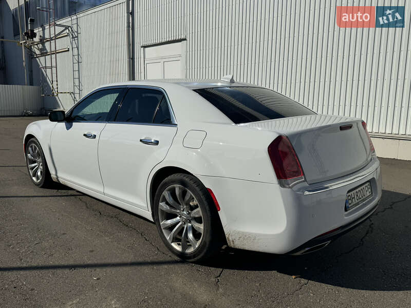 Седан Chrysler 300 2018 в Белгороде-Днестровском