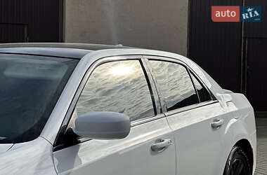 Седан Chrysler 300 2017 в  фото 7 Седан Chrysler 300 2017 в