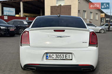 Седан Chrysler 300 2017 в  фото 19 Седан Chrysler 300 2017 в