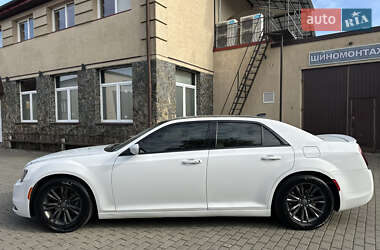 Седан Chrysler 300 2017 в  фото 26 Седан Chrysler 300 2017 в
