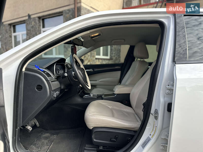 Седан Chrysler 300 2017 в Владимире фото 43 Седан Chrysler 300 2017 в Владимире