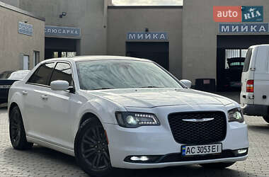 Седан Chrysler 300 2017 в  фото 41 Седан Chrysler 300 2017 в