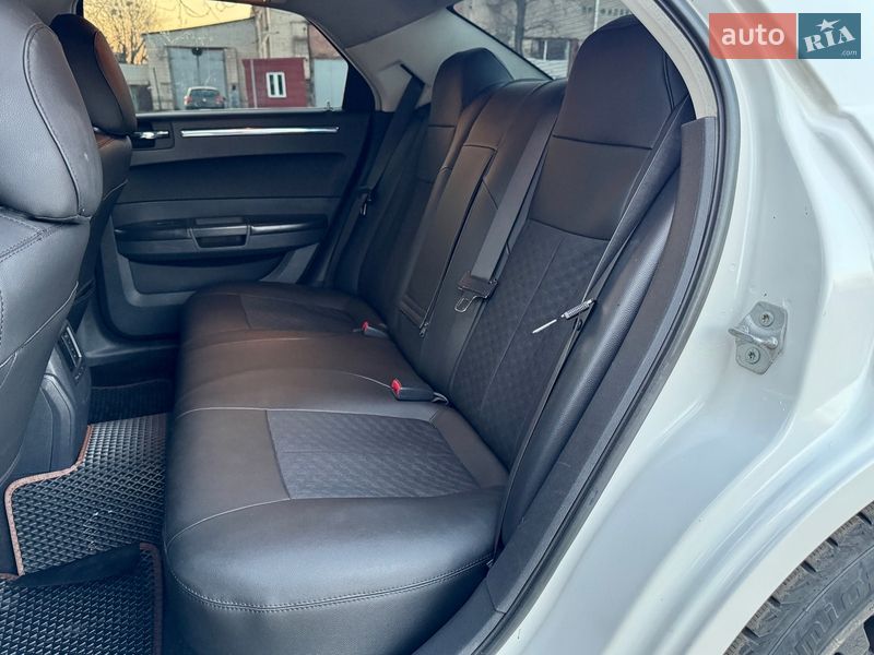 Седан Chrysler 300 2008 в Киеве