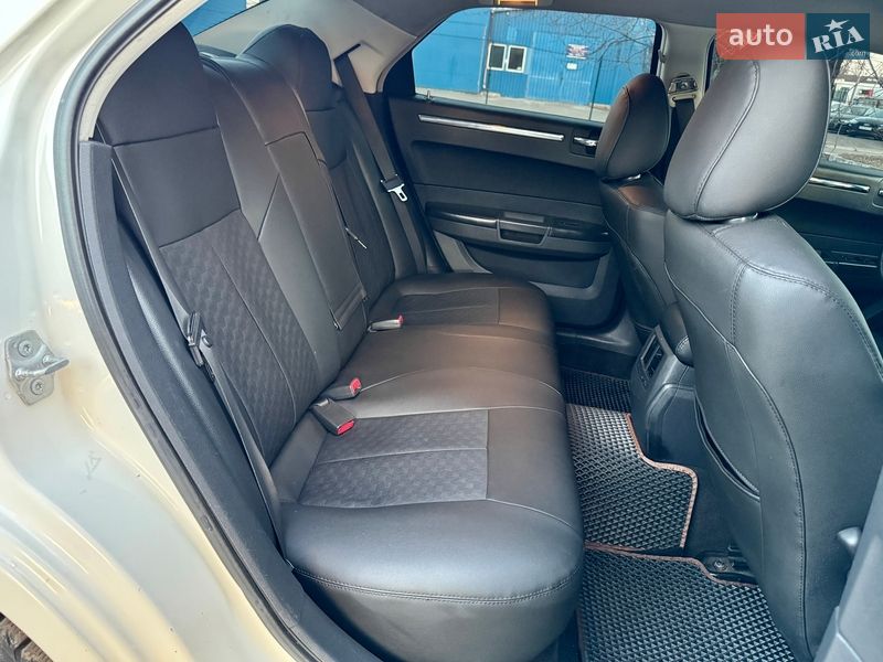 Седан Chrysler 300 2008 в Киеве