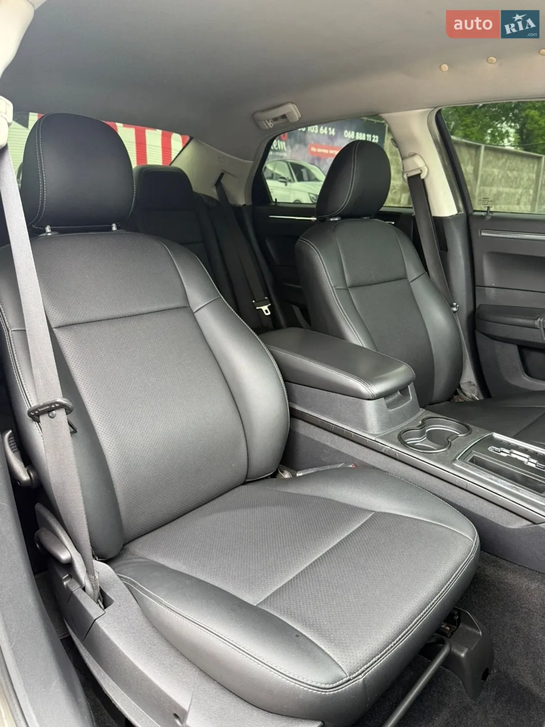 2010 Chrysler 300 - мініатюра 13