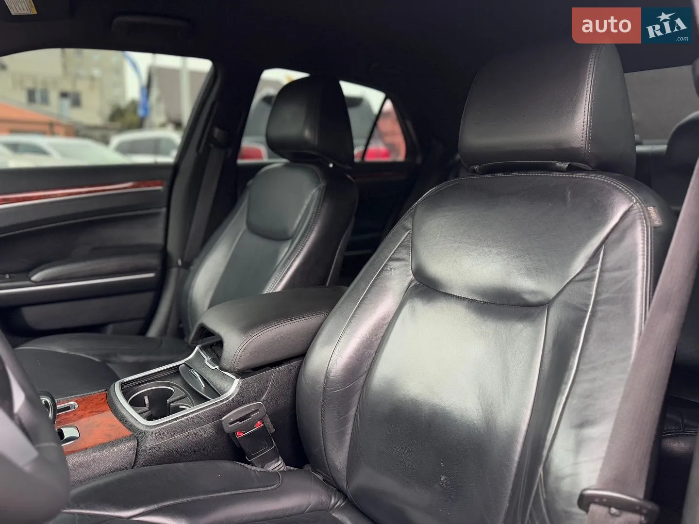 2013 Chrysler 300 - мініатюра 18