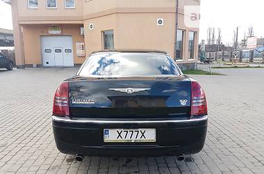 Седан Chrysler 300C 2006 в Мукачево