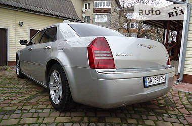 Седан Chrysler 300C 2005 в Ивано-Франковске