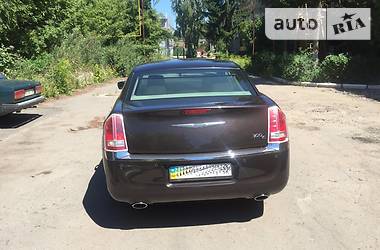 Седан Chrysler 300C 2012 в Хмельницком