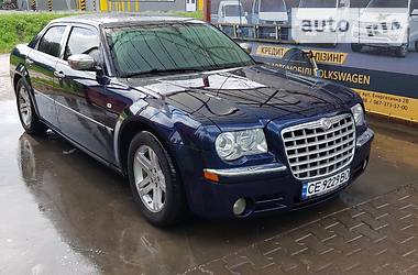 Седан Chrysler 300C 2005 в Кельменцях