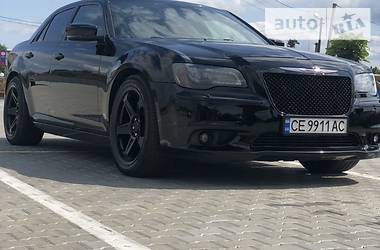 Седан Chrysler 300C 2013 в Черновцах