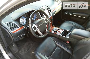 Седан Chrysler 300C 2013 в Киеве