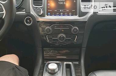 Седан Chrysler 300C 2014 в Ивано-Франковске