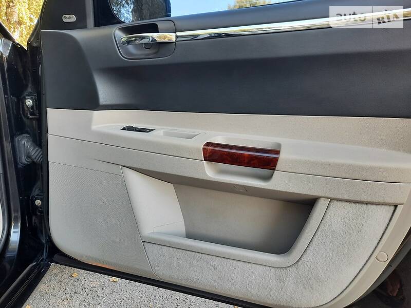 Седан Chrysler 300C 2006 в Смілі фото 31 Седан Chrysler 300C 2006 в Смілі