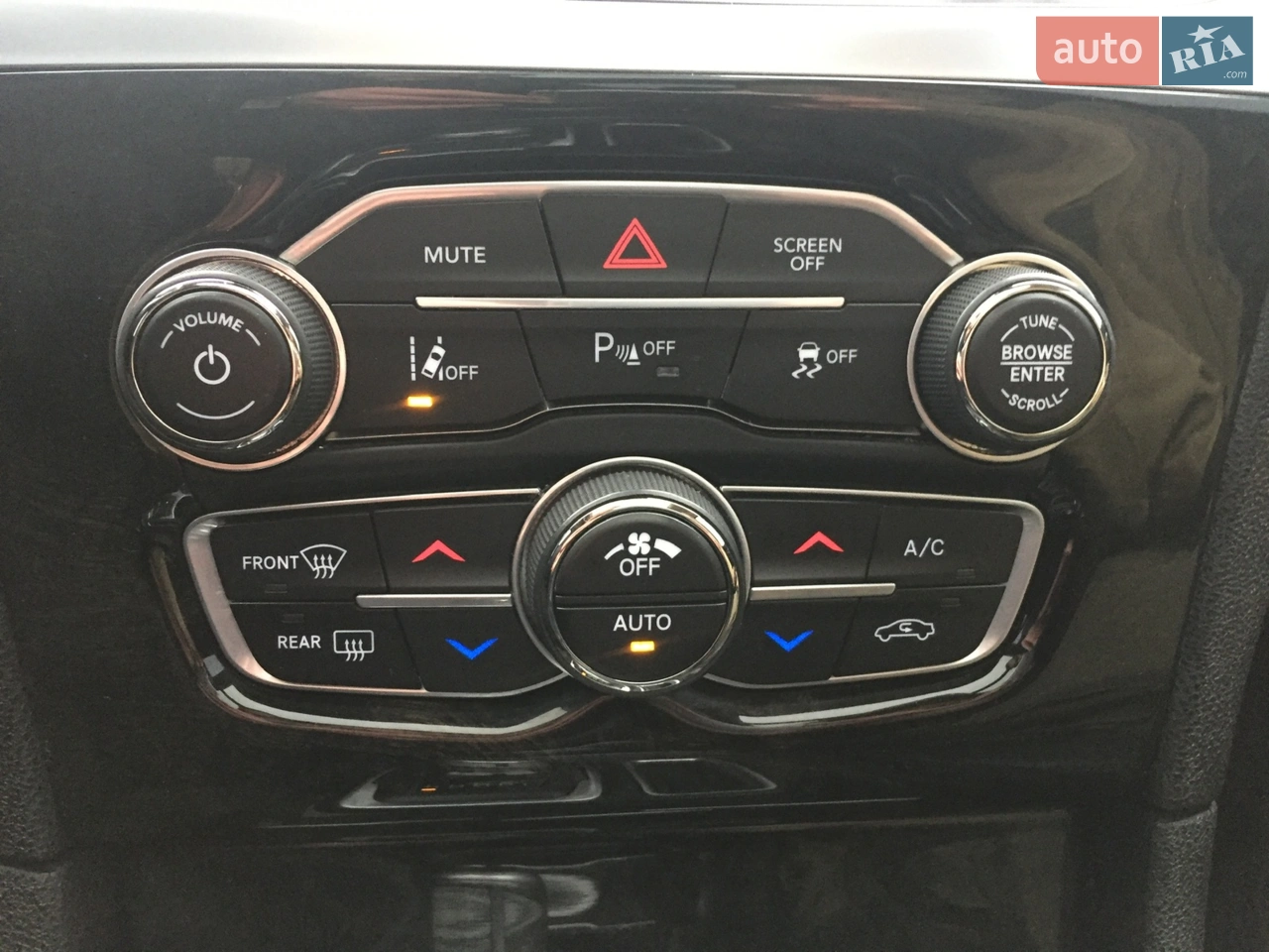 2017 Chrysler 300C - мініатюра 23
