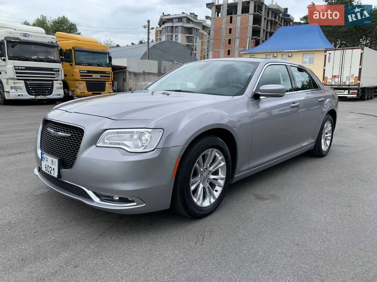 2017 Chrysler 300C - мініатюра 2