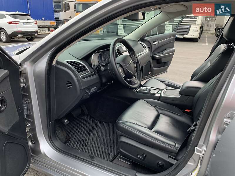 Седан Chrysler 300C 2017 в Києві
