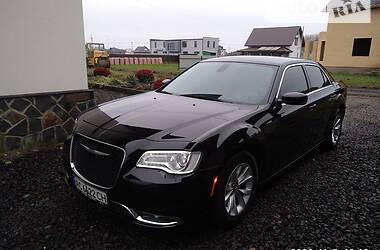 Седан Chrysler 300C 2015 в Луцьку