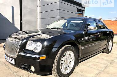 Седан Chrysler 300C 2005 в Смілі