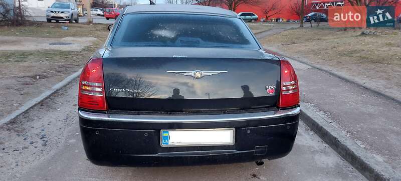 Седан Chrysler 300C 2005 в Виноградове