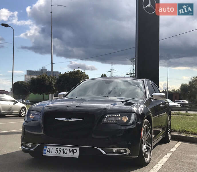 Седан Chrysler 300C 2016 в Киеве