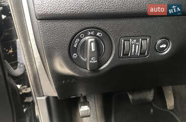 Седан Chrysler 300C 2016 в 