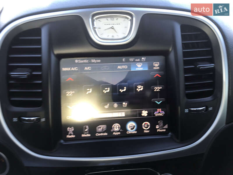Седан Chrysler 300C 2016 в Киеве