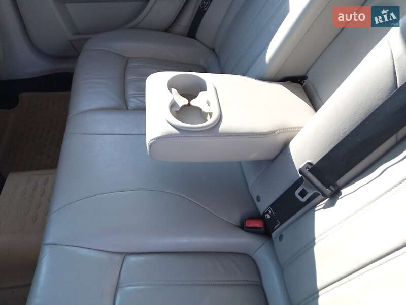 Седан Chrysler 300C 2005 в Кобеляках