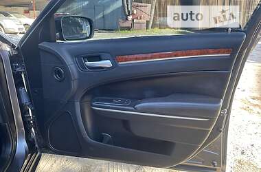 Седан Chrysler 300C 2013 в 