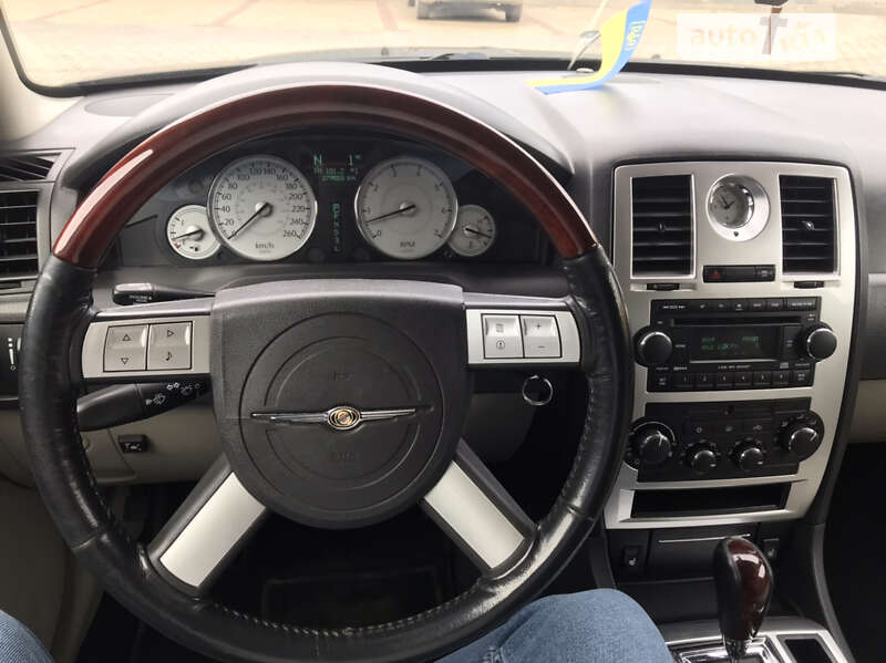 Седан Chrysler 300C 2006 в Хмельницькому