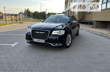 Седан Chrysler 300C 2016 в Києві