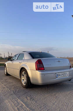 Седан Chrysler 300C 2005 в Кропивницком
