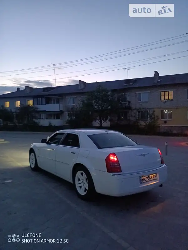Chrysler 300C 2004 VIN 1C3AAB3G25H142658 фото оголошення 2 з 33
