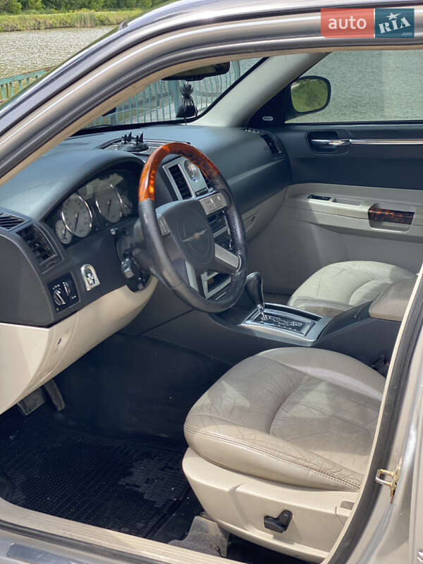 Седан Chrysler 300C 2005 в Хмельницком