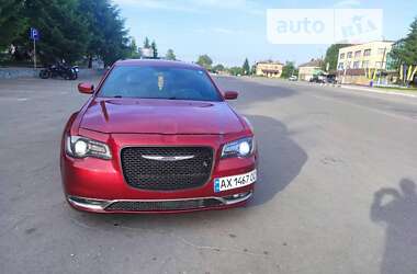 Седан Chrysler 300C 2014 в Харькове