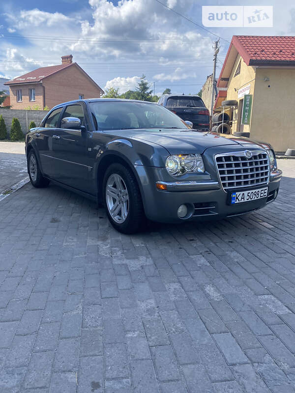 Седан Chrysler 300C 2005 в Львове